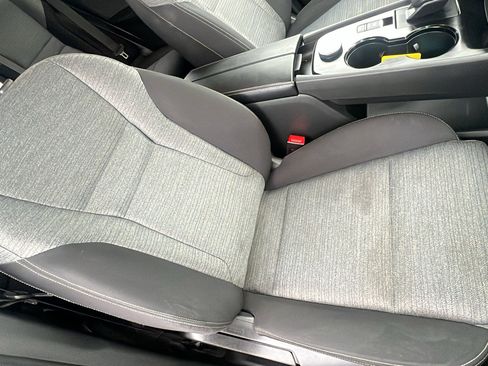 Used 2021 Nissan Rogue SV image 20