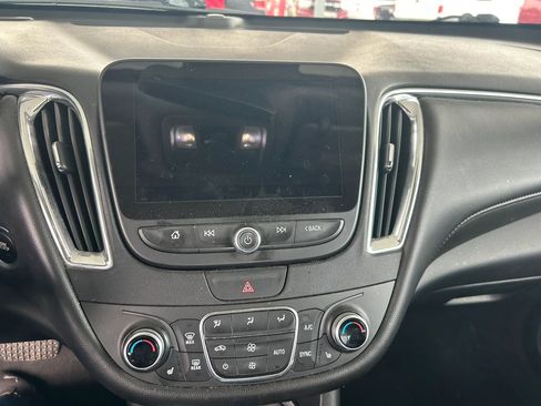 Used 2019 Chevrolet Malibu Hybrid w/ Leather Package image 20