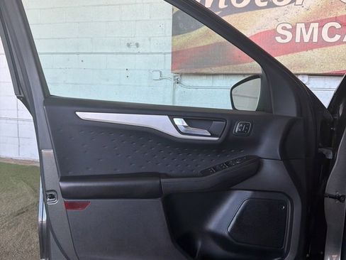 Used 2020 Ford Escape SEL image 18