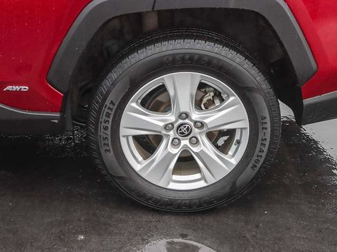 Used 2021 Toyota RAV4 XLE image 10