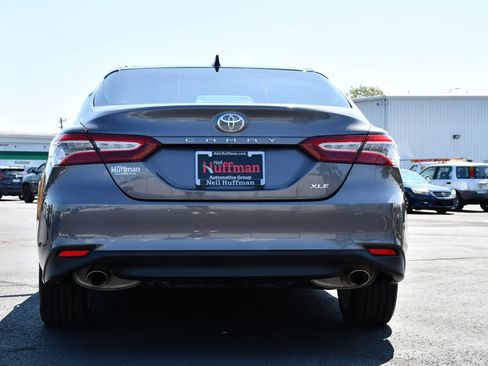 Used 2019 Toyota Camry XLE FWD image 6