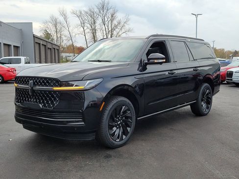 New 2025 Lincoln Navigator L Reserve w/ Jet Appearance Package AWD/4WD image 9