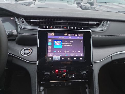 New 2025 Jeep Grand Cherokee L Altitude image 11