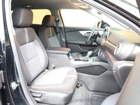 Used 2025 Chevrolet Blazer LT FWD image 22
