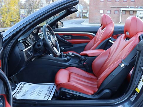 Used 2015 BMW M4 Convertible image 13