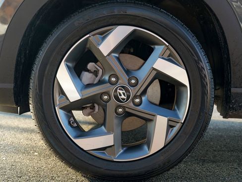 Used 2024 Hyundai Venue SEL image 15