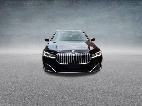 Used 2020 BMW 740i xDrive w/ Cold Weather Package image 6