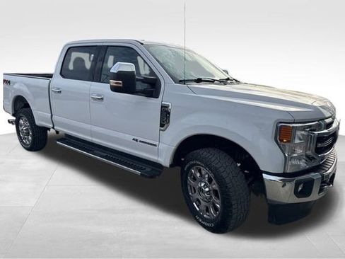 Used 2020 Ford F350 Lariat w/ Chrome Package image 3