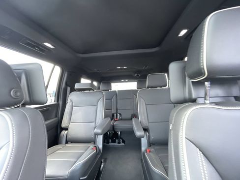Certified 2025 Chevrolet Suburban Premier AWD/4WD image 21