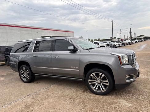 Used 2020 GMC Yukon XL Denali w/ Denali Premium Package RWD image 4