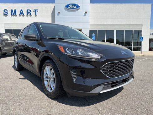 Used 2022 Ford Escape SE FWD image 1