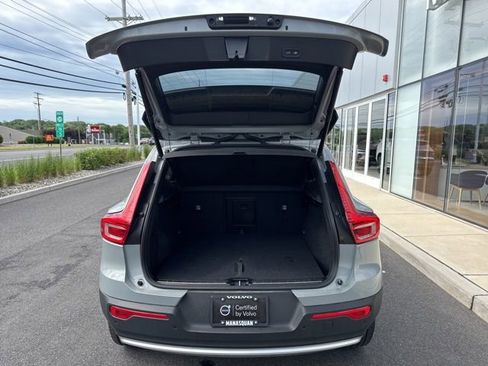 Certified 2025 Volvo XC40 B5 Plus AWD/4WD image 11