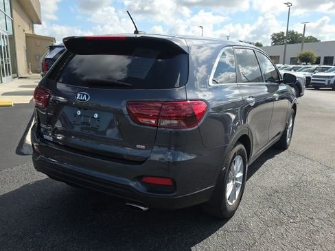 Used 2019 Kia Sorento FWD image 4