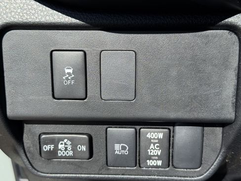 Certified 2023 Toyota Tacoma TRD Off-Road image 31