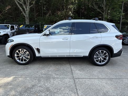Used 2025 BMW X5 xDrive40i w/ Premium Package AWD/4WD image 4