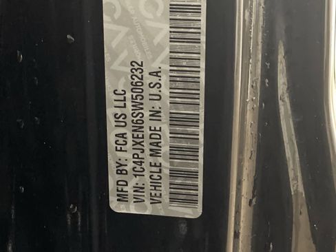 Used 2025 Jeep Wrangler Sahara image 29