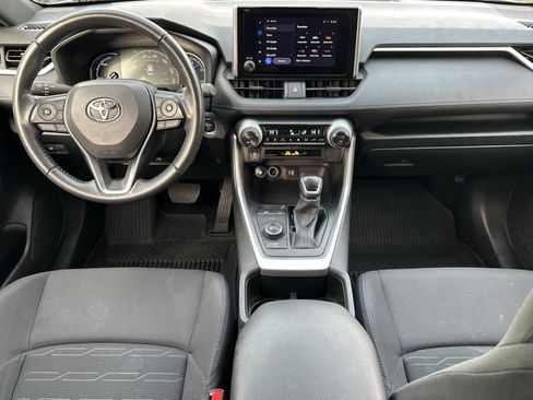 Used 2024 Toyota RAV4 SE image 15