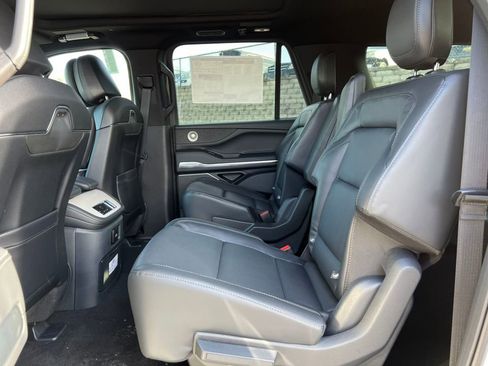 New 2026 Lincoln Navigator L Reserve w/ Jet Appearance Package image 5