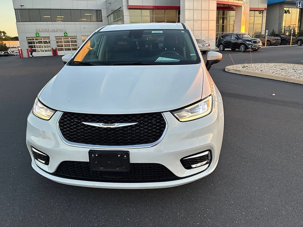 Used 2023 Chrysler Pacifica Touring-L FWD image 22