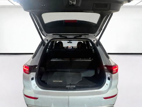 Used 2023 Mitsubishi Outlander SE FWD image 19