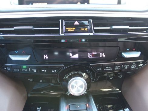 Used 2024 Acura MDX SH-AWD w/ Technology Package image 21