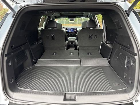 Used 2026 Chevrolet Traverse RS image 29