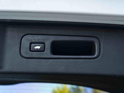 Used 2023 Honda Pilot Touring image 43