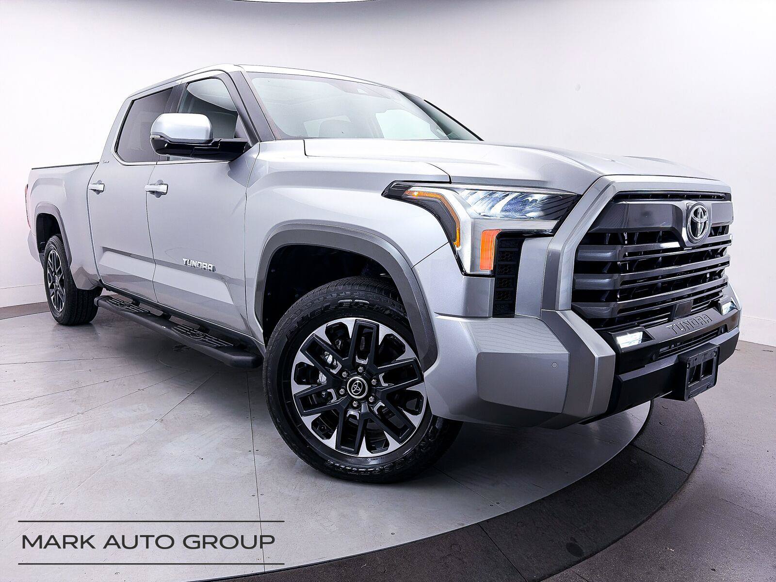 Used 2024 Toyota Tundra Limited w/ Power Package AWD/4WD image 1
