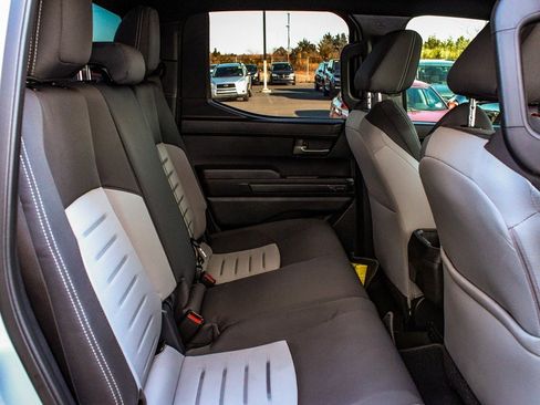 Used 2024 Toyota Tacoma TRD Off-Road image 34