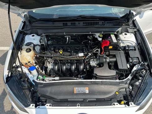Used 2018 Ford Fusion SE w/ Fusion SE Technology Package FWD image 7