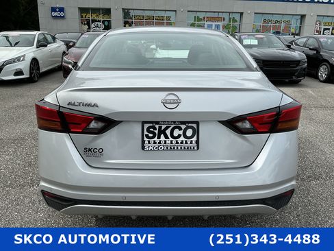 Used 2024 Nissan Altima 2.5 S FWD image 4