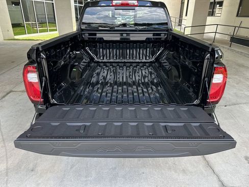 New 2025 GMC Canyon Elevation w/ Convenience Package image 29