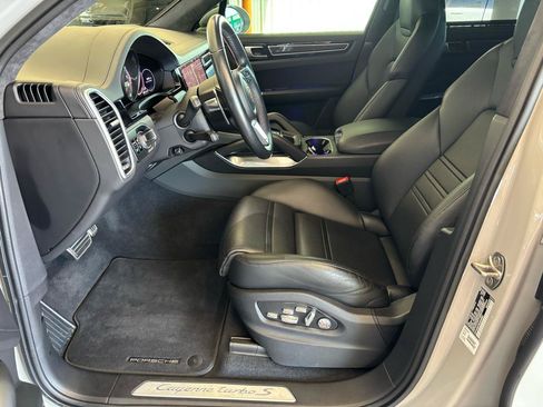 Used 2020 Porsche Cayenne Turbo S w/ Premium Package Plus AWD/4WD image 15
