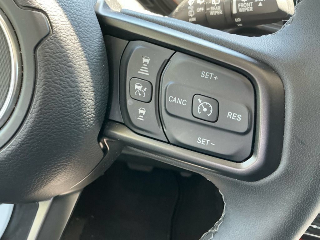 Used 2026 Jeep Wrangler Unlimited Rubicon AWD/4WD image 20