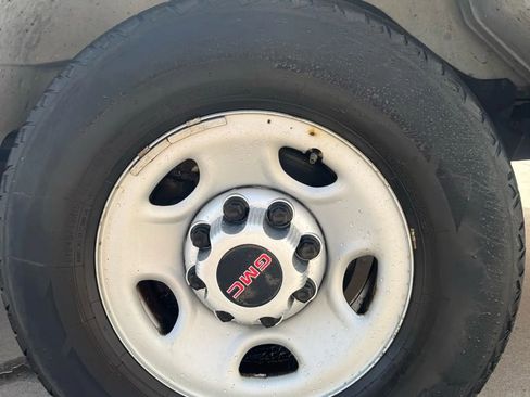 Used 2017 GMC Savana 2500 image 14