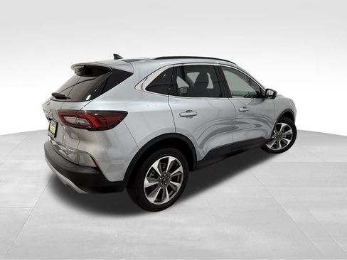 Used 2023 Ford Escape Platinum image 6