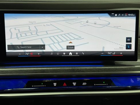 Used 2023 BMW i7 xDrive60 w/ Executive Package 2 image 25