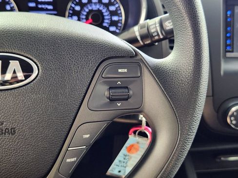 Used 2016 Kia Forte LX FWD image 19