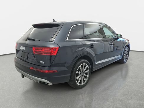 Used 2018 Audi Q7 3.0T Prestige image 3