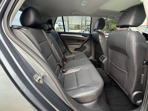 Used 2015 Volkswagen Golf S FWD image 9
