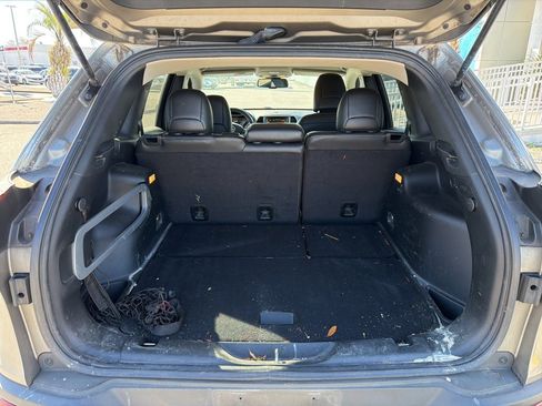 Used 2017 Jeep Cherokee Limited image 11