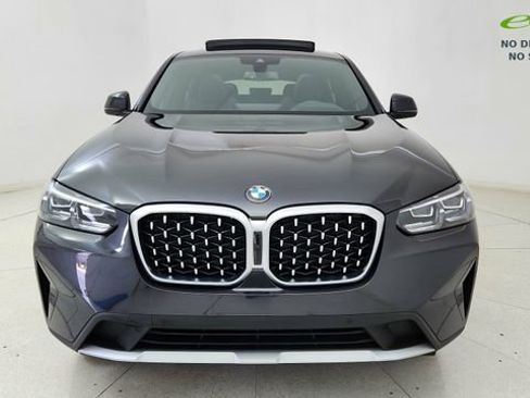 Used 2025 BMW X4 xDrive30i AWD/4WD image 2