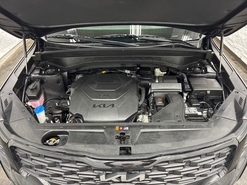 Certified 2022 Kia Telluride EX w/ EX Premium Package AWD/4WD image 6