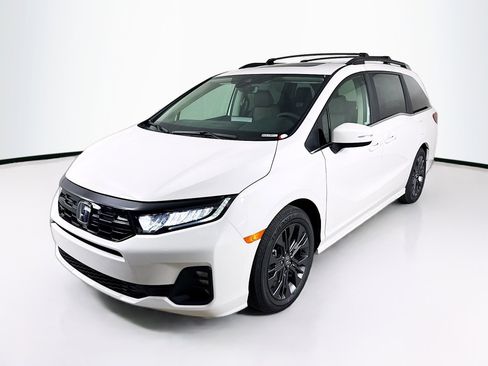 New 2026 Honda Odyssey Touring image 4