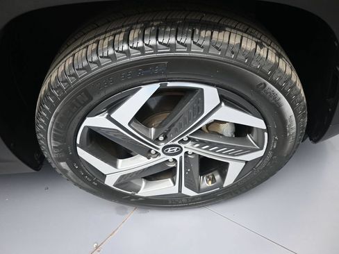 Certified 2023 Hyundai Tucson Limited AWD/4WD image 13