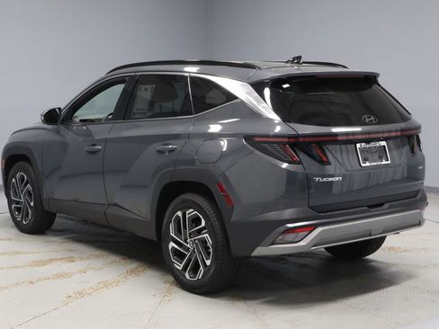 Certified 2025 Hyundai Tucson Limited AWD/4WD image 13