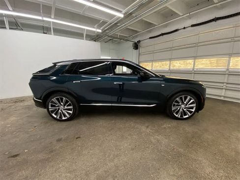 Certified 2025 Cadillac Lyriq Luxury w/ LPO, Floor Liner Package image 7