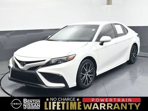 Used 2024 Toyota Camry SE FWD image 1
