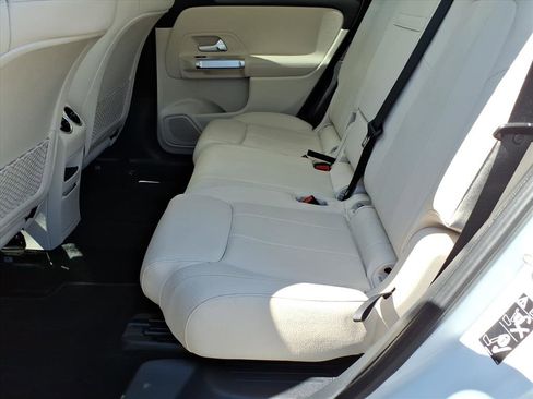 Used 2020 Mercedes-Benz GLB 250 4MATIC image 15