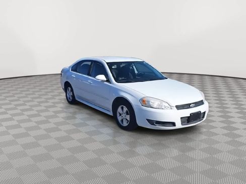 Used 2011 Chevrolet Impala LT image 2